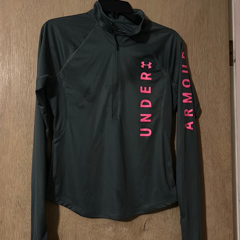 Under armor, thermal wick, size extra small women’s